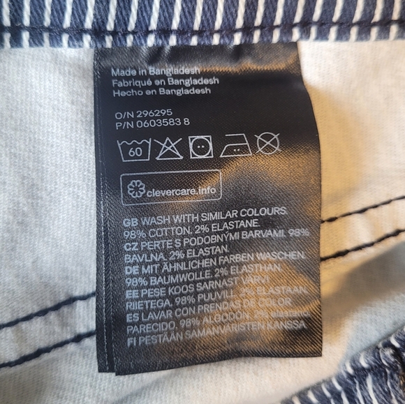 H&M Women's Mid-Rise Striped Shorts Size 4 *BUNDLE OF 2* - Picture 4 of 7